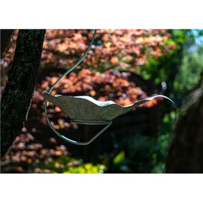 Leaf bird bath to hang